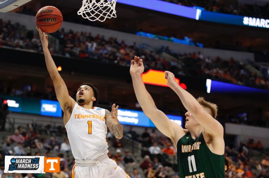 Tennessee cruises past Wright State, advances to Round of 32